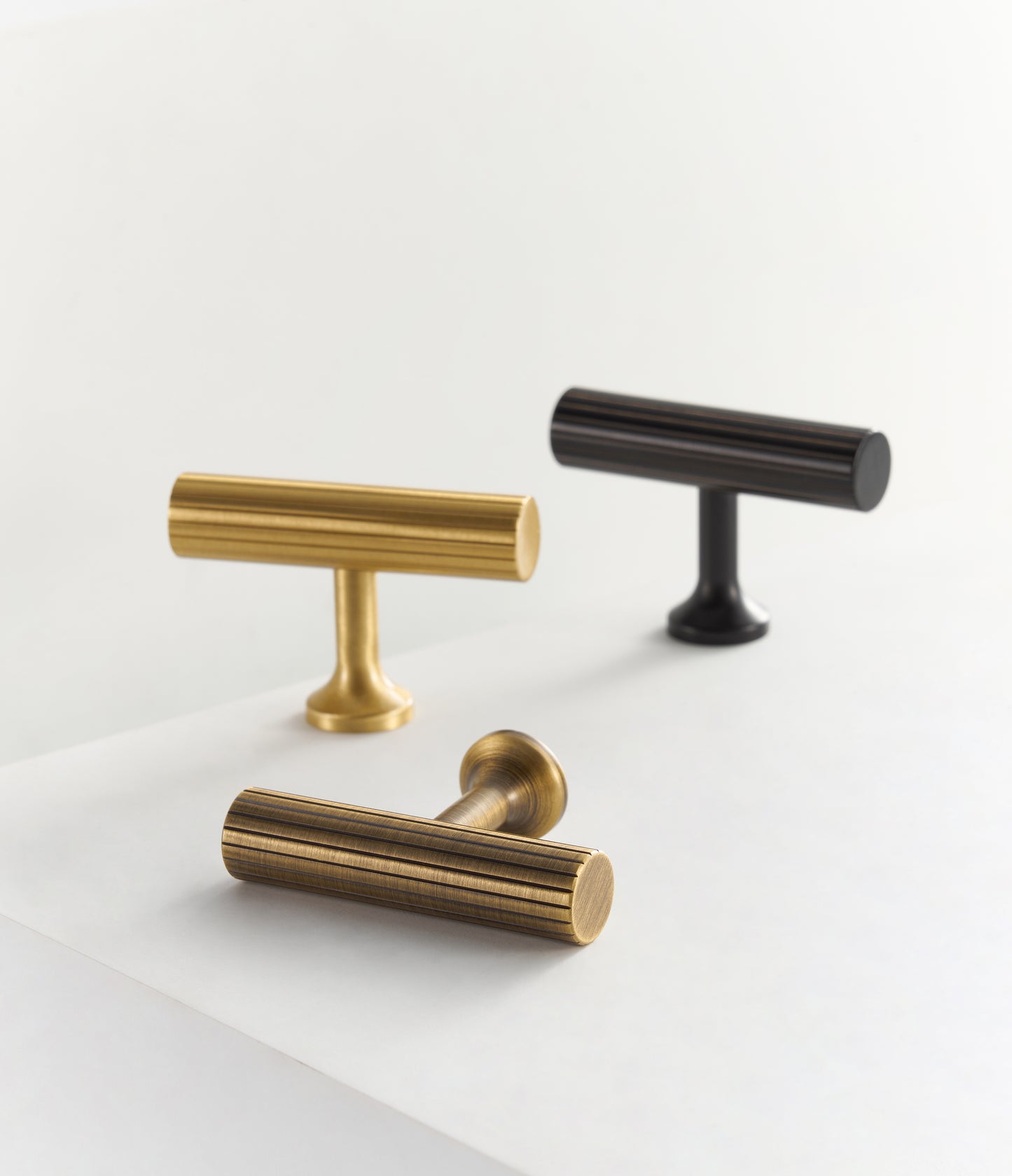 Solid Brass Reeded T-Bar Handles & Matching Pull Knobs - Brushed Brass & Antique Brass Finish