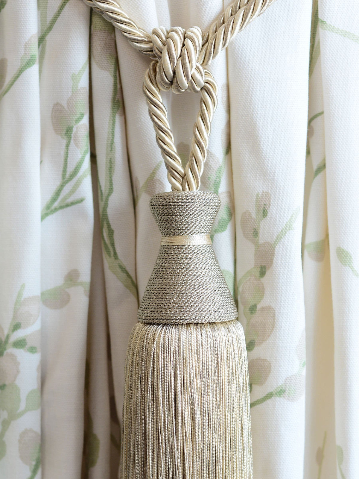 1x Laura Ashley Verity Tassel Curtain Tieback - Linen 91cm