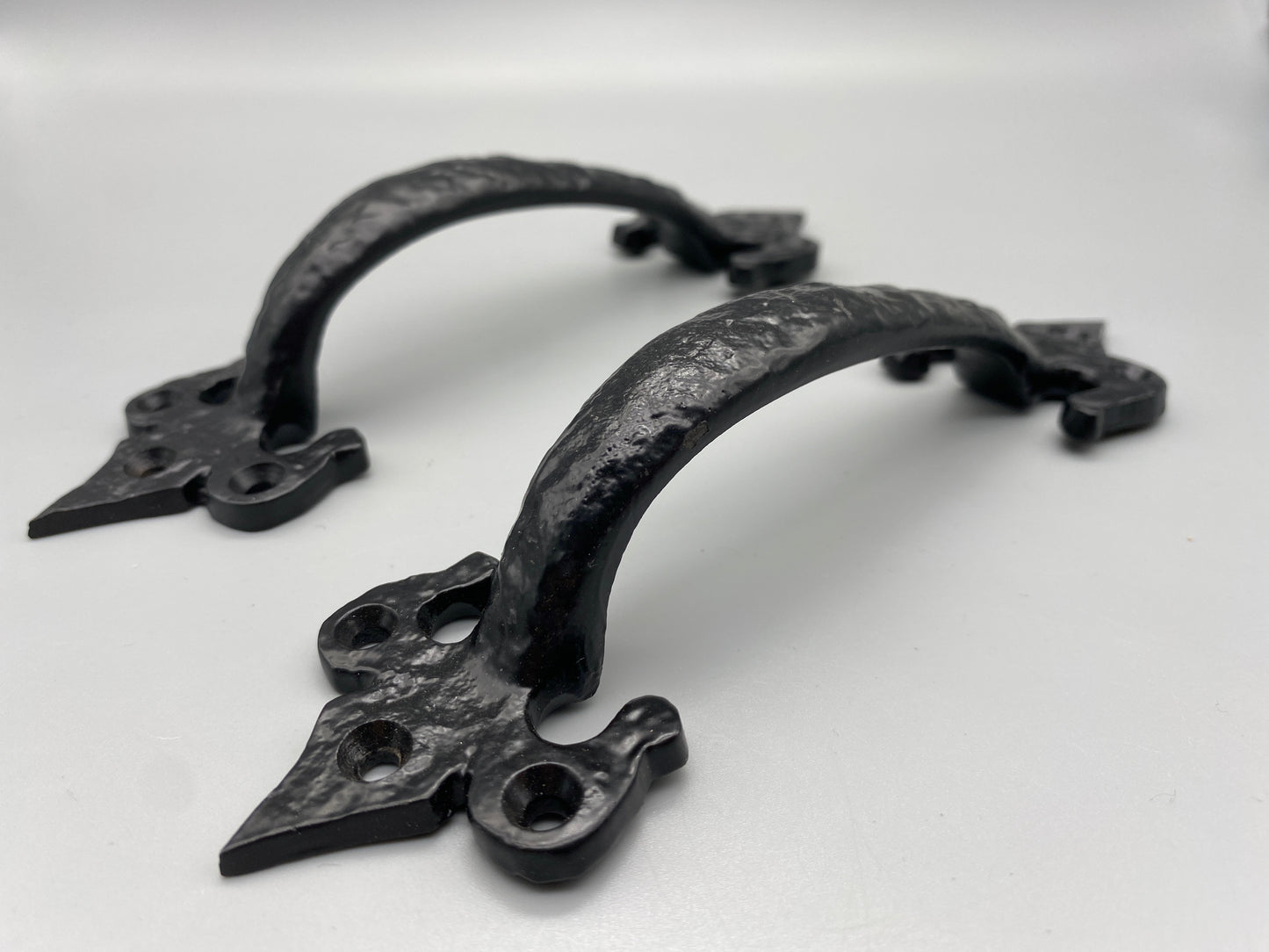 Forged Black Fleur-De-Lys Handle - Front Fix - 177mm