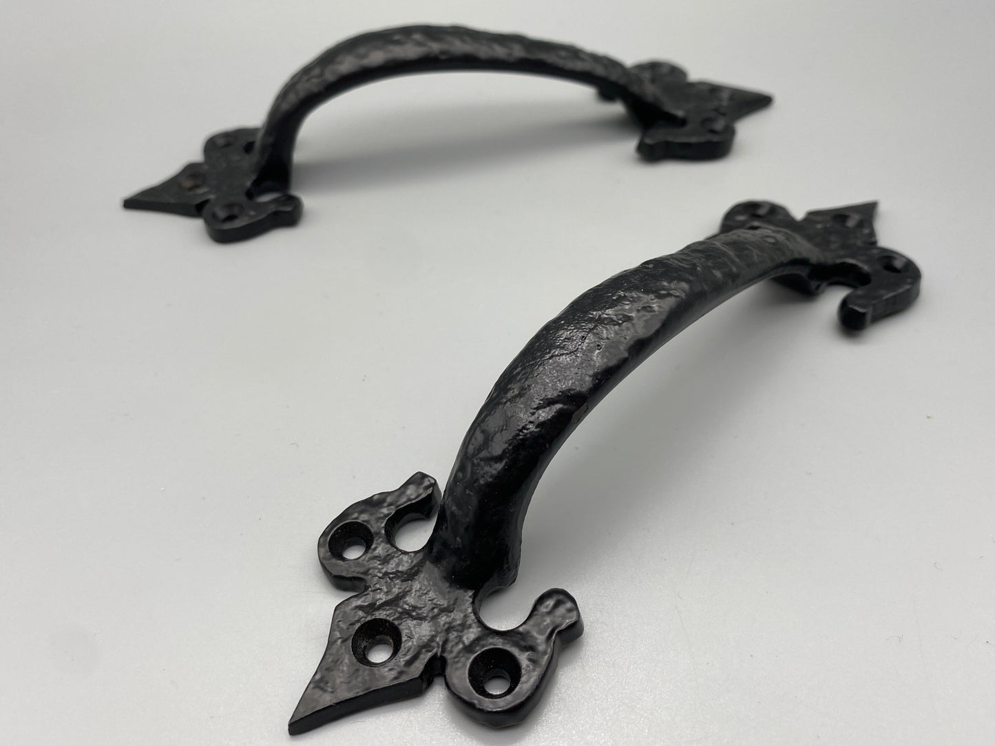 Forged Black Fleur-De-Lys Handle - Front Fix - 177mm