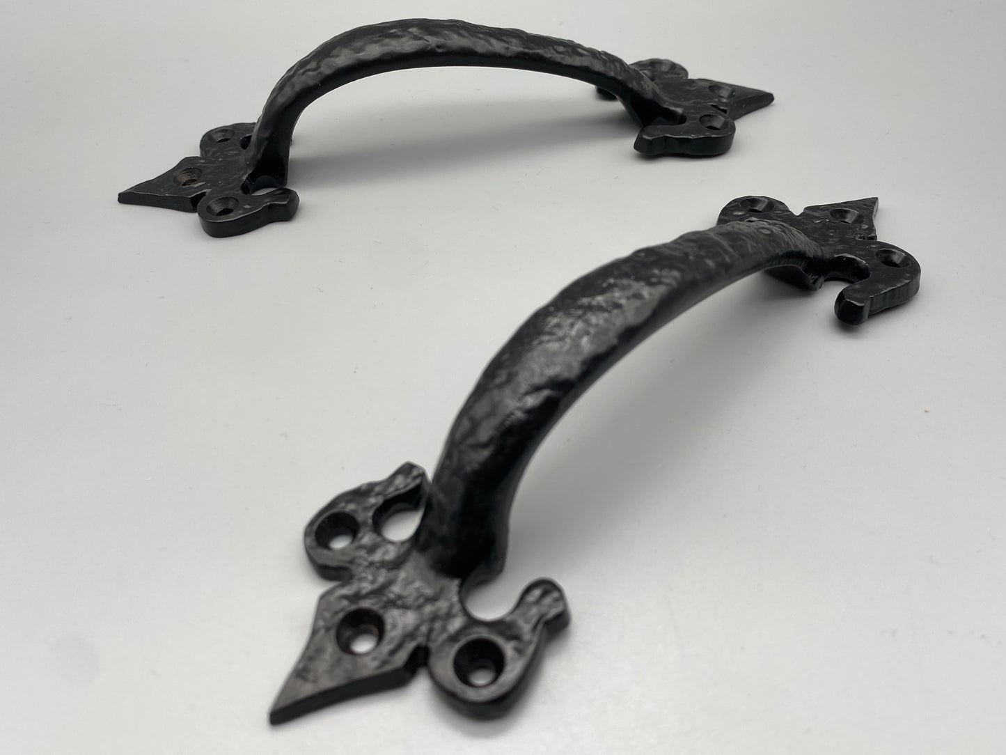 Forged Black Fleur-De-Lys Handle - Front Fix - 177mm